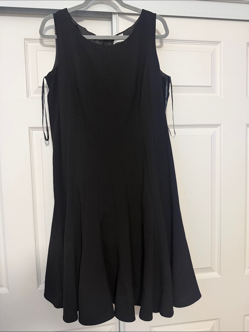 Calvin Klein Black Sleeveless Flared Midi Dress
